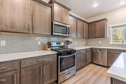 Tiny photo for 16504 Pine Creek Drive, La Pine, OR 97739 (MLS # 220222676)
