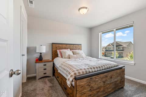 Tiny photo for 16504 Pine Creek Drive, La Pine, OR 97739 (MLS # 220222676)