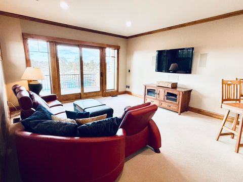 Tiny photo for 65925 Pronghorn Estates Drive, Bend, OR 97701 (MLS # 220212239)