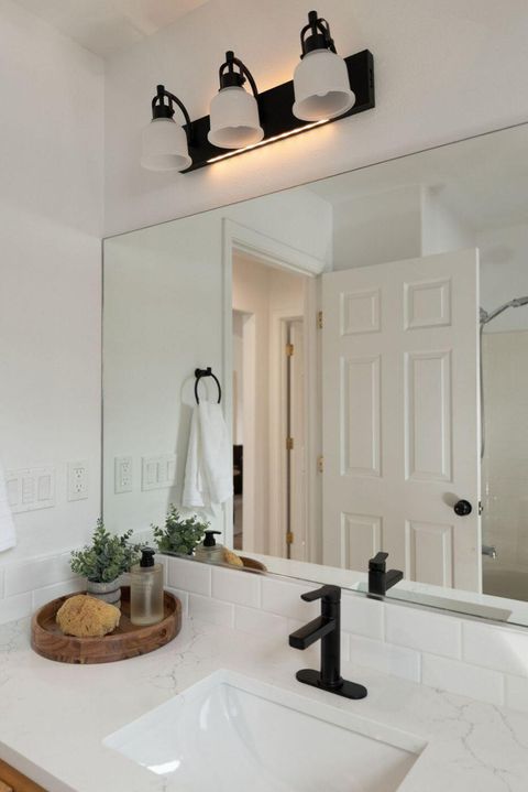 Tiny photo for 909 NE Stoneridge Loop, Prineville, OR 97754 (MLS # 220215606)