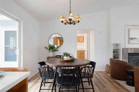 Tiny photo for 909 NE Stoneridge Loop, Prineville, OR 97754 (MLS # 220215606)