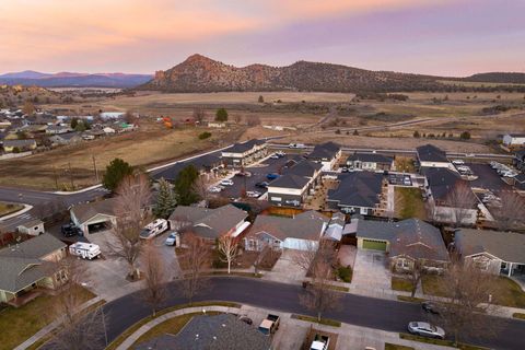 Tiny photo for 909 NE Stoneridge Loop, Prineville, OR 97754 (MLS # 220215606)