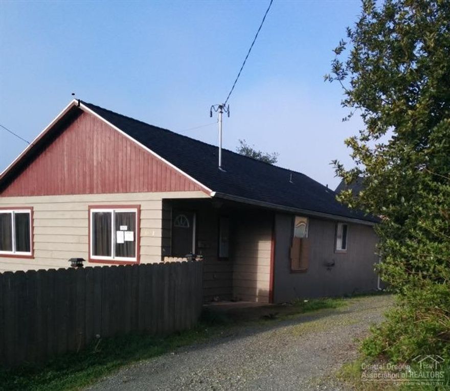 Cute home in the small town community of Coquille about 20 miles from the ocean. Remodeled in 2007 with new cabinets, counter tops, floors, and double vanities in both bathrooms. Has a porch and small fenced yard. Great for a starter, rental, or downsizing.