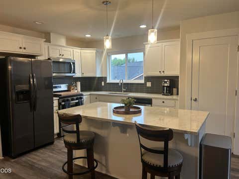 Tiny photo for 1335 NE Pippen Lane, Prineville, OR 97754 (MLS # 220226548)