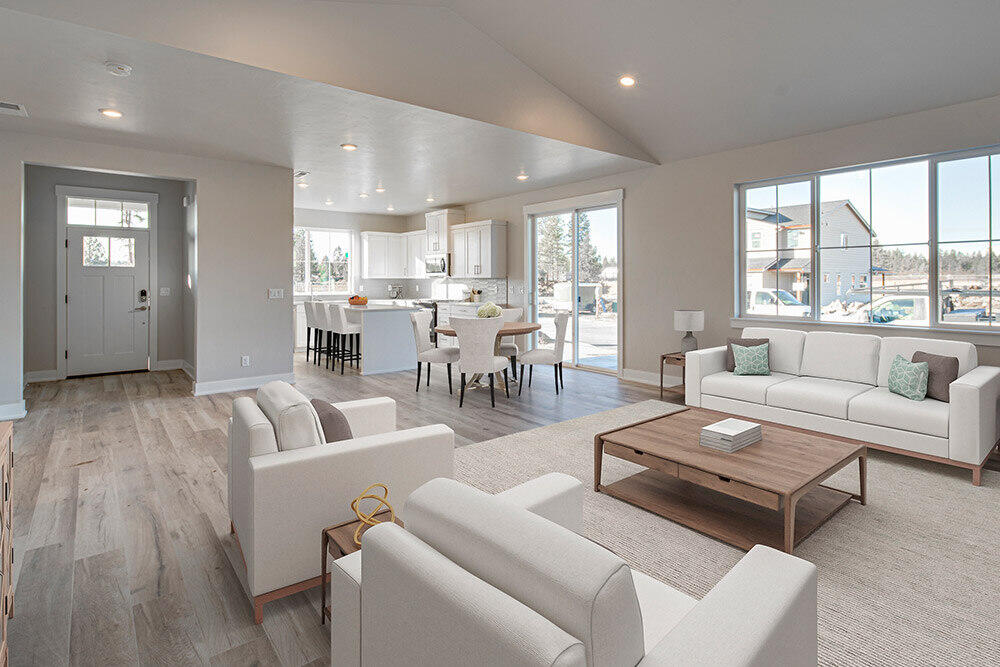 3958 NE Oakside Loop