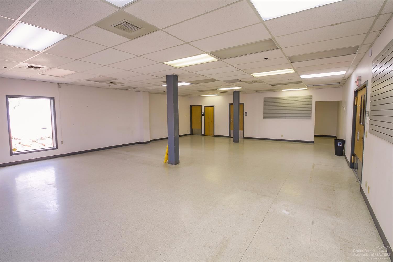 Eastside Bus+Ind Pk - Commercial Lease