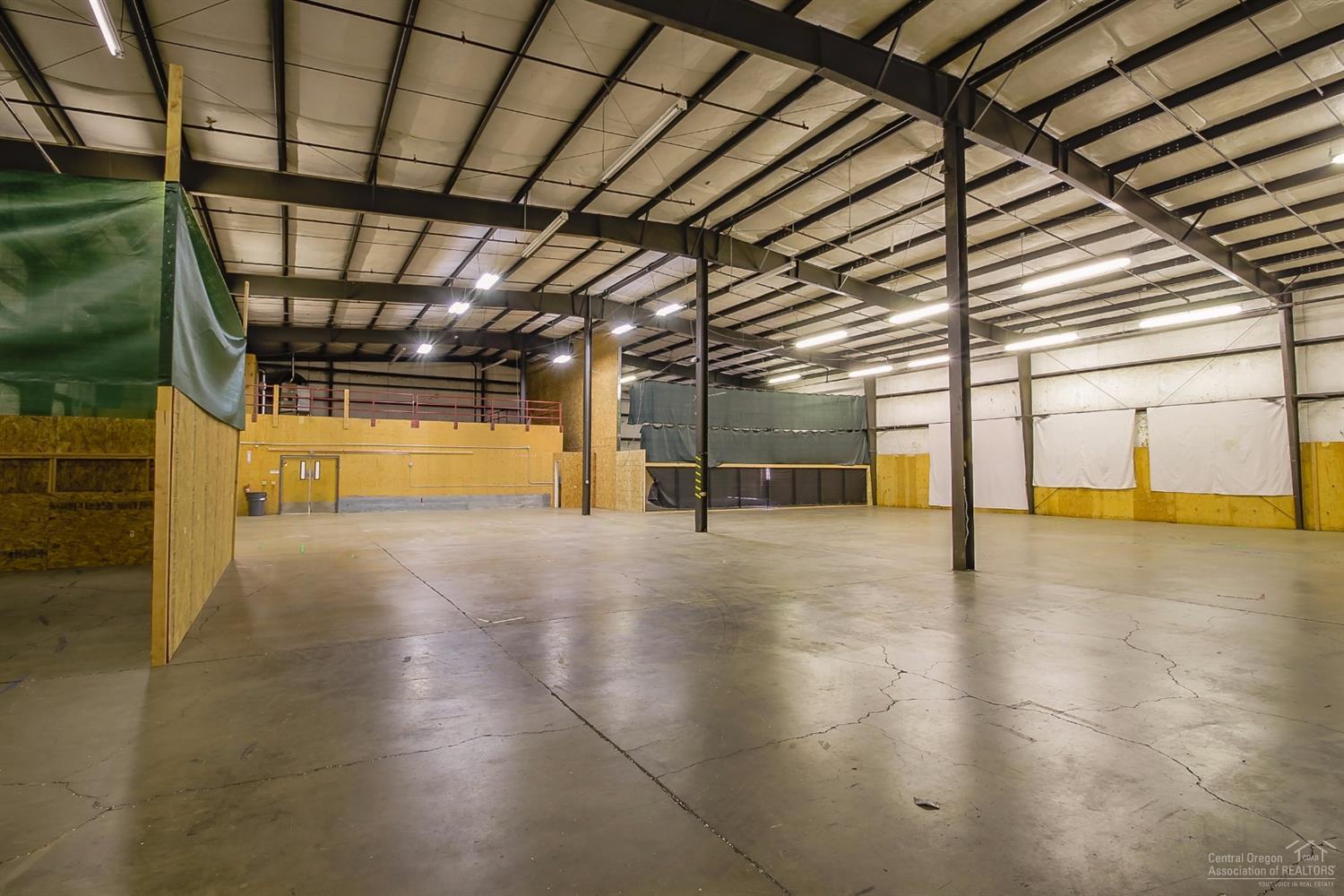 Eastside Bus+Ind Pk - Commercial Lease