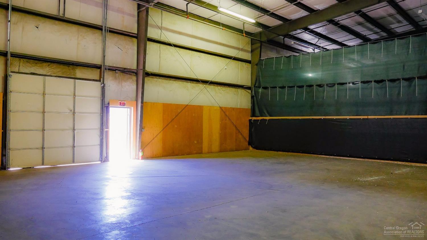 Eastside Bus+Ind Pk - Commercial Lease