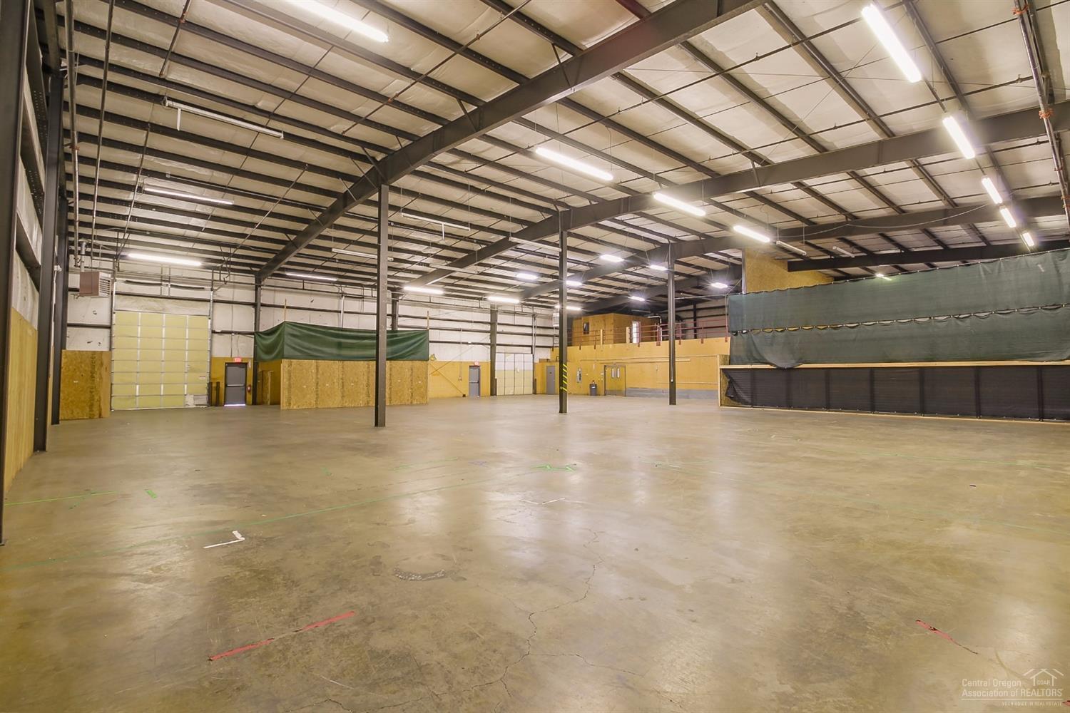 Eastside Bus+Ind Pk - Commercial Lease