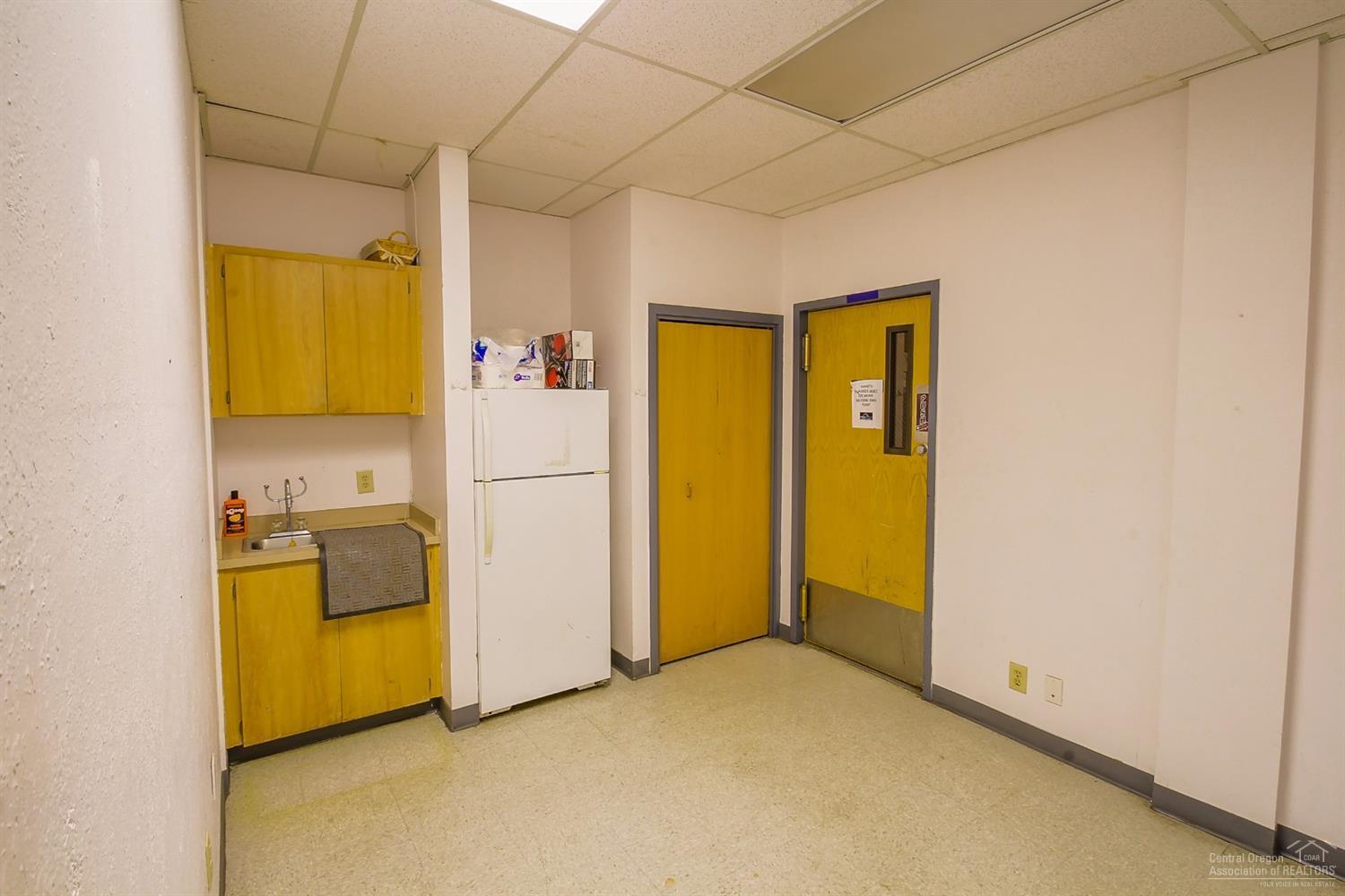 Eastside Bus+Ind Pk - Commercial Lease