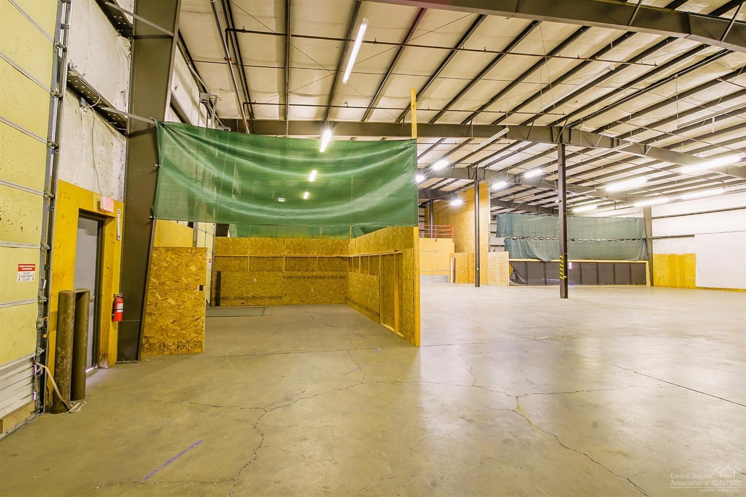 Eastside Bus+Ind Pk - Commercial Lease