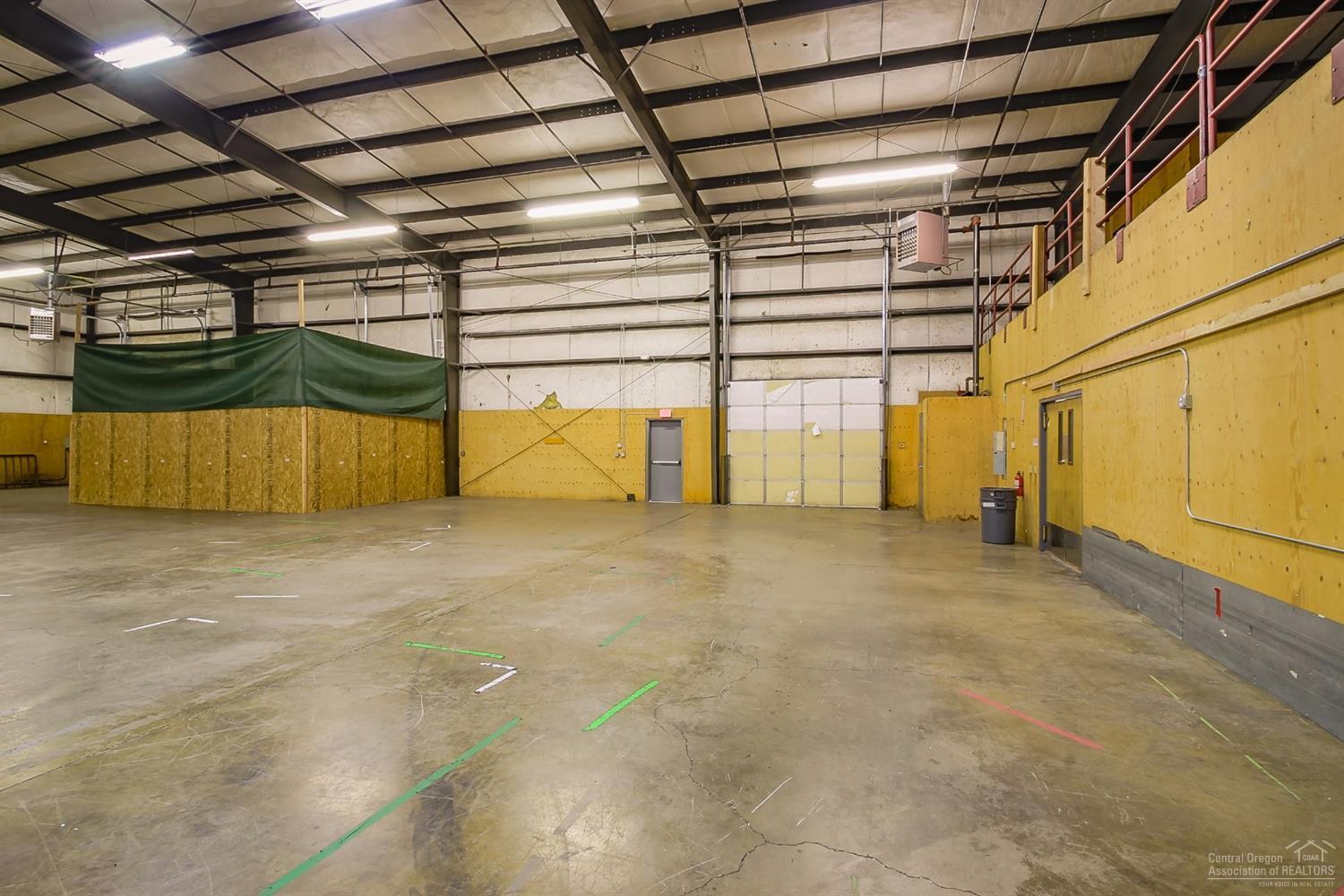 Eastside Bus+Ind Pk - Commercial Lease