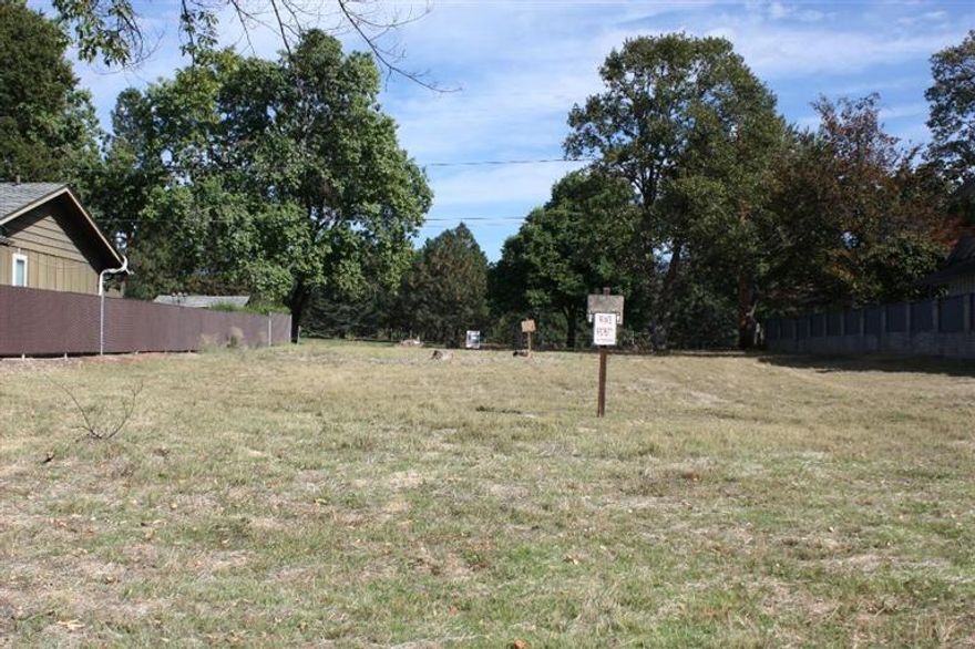 Vacant lot in East Medford -located on RVCC