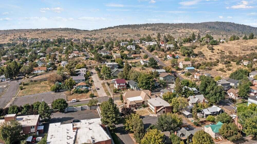 Klamath Falls -Nichols Addition - Commercial Sale