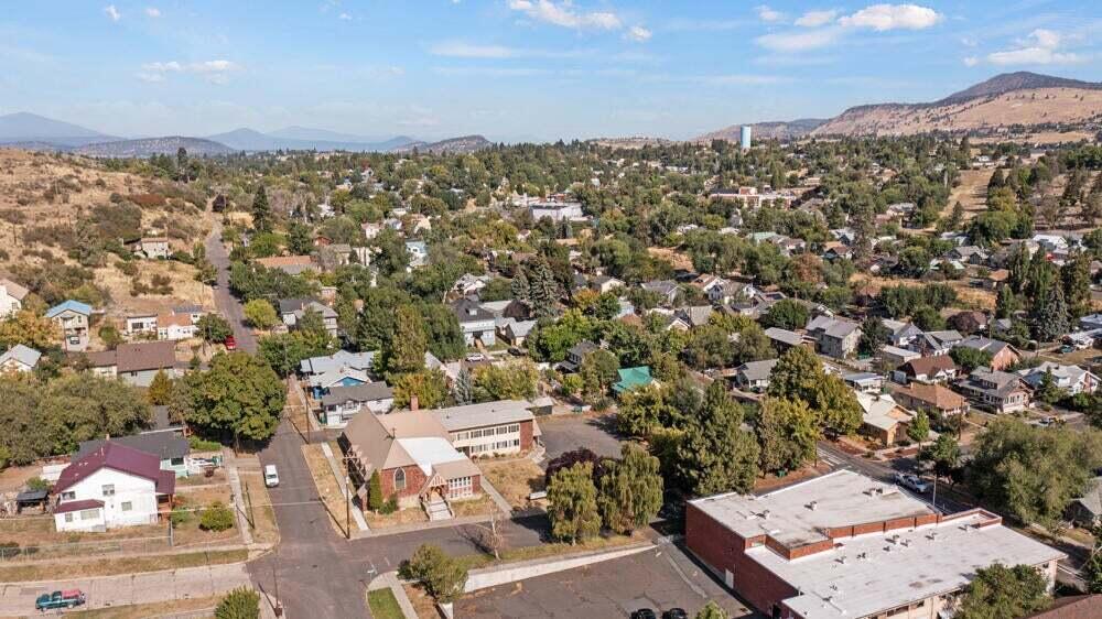 Klamath Falls -Nichols Addition - Commercial Sale