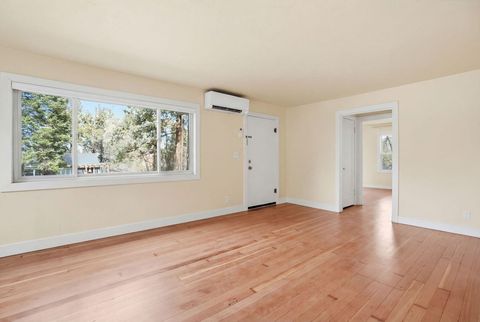 Tiny photo for 513 NE Irving Avenue, Bend, OR 97701 (MLS # 220217427)