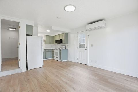 Tiny photo for 513 NE Irving Avenue, Bend, OR 97701 (MLS # 220217427)