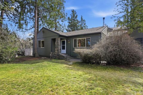 Tiny photo for 513 NE Irving Avenue, Bend, OR 97701 (MLS # 220217427)