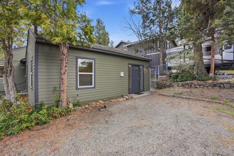 Tiny photo for 513 NE Irving Avenue, Bend, OR 97701 (MLS # 220217427)