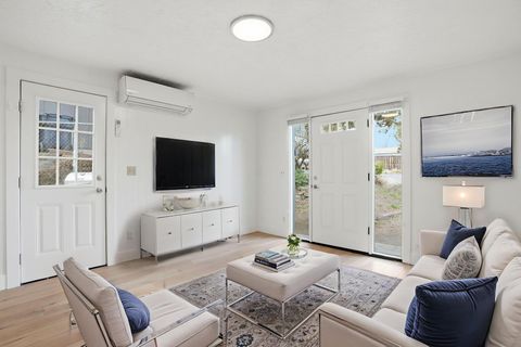 Tiny photo for 513 NE Irving Avenue, Bend, OR 97701 (MLS # 220217427)