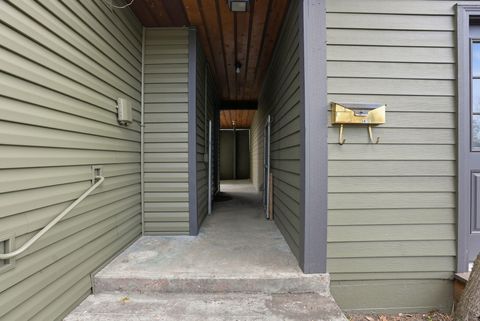 Tiny photo for 513 NE Irving Avenue, Bend, OR 97701 (MLS # 220217427)