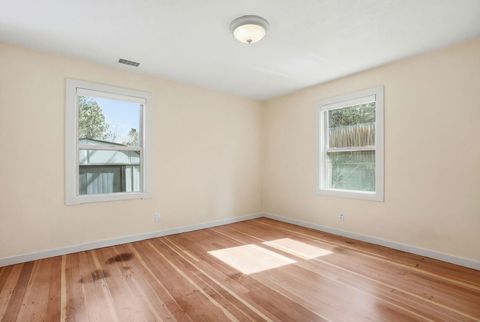 Tiny photo for 513 NE Irving Avenue, Bend, OR 97701 (MLS # 220217427)