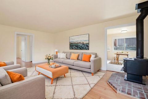 Tiny photo for 513 NE Irving Avenue, Bend, OR 97701 (MLS # 220217427)