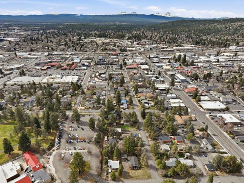 Tiny photo for 513 NE Irving Avenue, Bend, OR 97701 (MLS # 220217427)