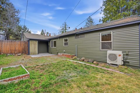 Tiny photo for 513 NE Irving Avenue, Bend, OR 97701 (MLS # 220217427)