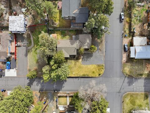 Tiny photo for 513 NE Irving Avenue, Bend, OR 97701 (MLS # 220217427)