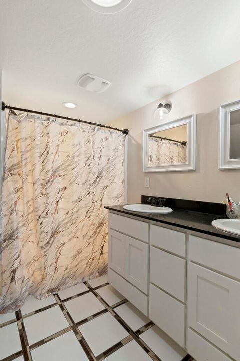 Tiny photo for 755 Ellendale Drive, Medford, OR 97504 (MLS # 220210814)