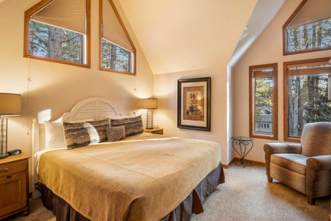 Tiny photo for 56954 Peppermill Circle #02-D, Sunriver, OR 97707 (MLS # 220229910)