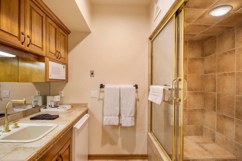 Tiny photo for 56954 Peppermill Circle #02-D, Sunriver, OR 97707 (MLS # 220229910)