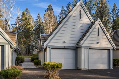 Tiny photo for 56954 Peppermill Circle #02-D, Sunriver, OR 97707 (MLS # 220229910)