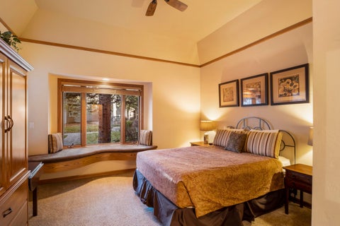 Tiny photo for 56954 Peppermill Circle #02-D, Sunriver, OR 97707 (MLS # 220229910)