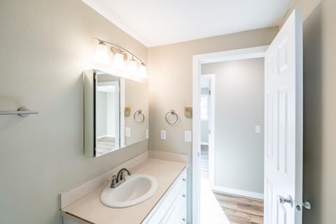 Tiny photo for 23900 Loganberry Lane, Sheridan, OR 97378 (MLS # 220213360)