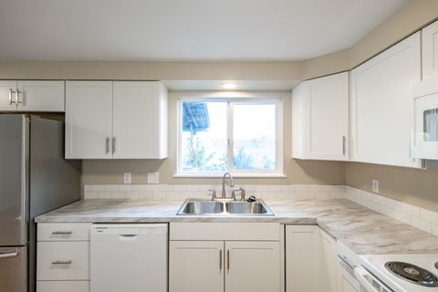 Tiny photo for 23900 Loganberry Lane, Sheridan, OR 97378 (MLS # 220213360)