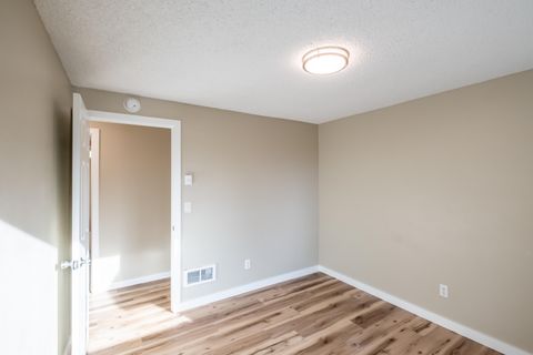 Tiny photo for 23900 Loganberry Lane, Sheridan, OR 97378 (MLS # 220213360)