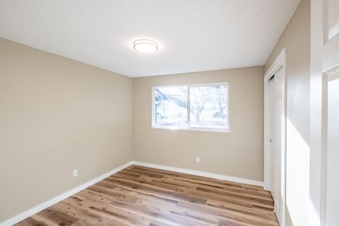 Tiny photo for 23900 Loganberry Lane, Sheridan, OR 97378 (MLS # 220213360)