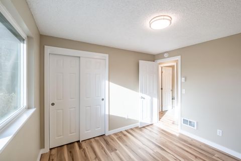 Tiny photo for 23900 Loganberry Lane, Sheridan, OR 97378 (MLS # 220213360)