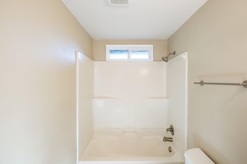 Tiny photo for 23900 Loganberry Lane, Sheridan, OR 97378 (MLS # 220213360)