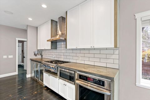 Tiny photo for 20577 NE Sierra Drive, Bend, OR 97701 (MLS # 220211885)