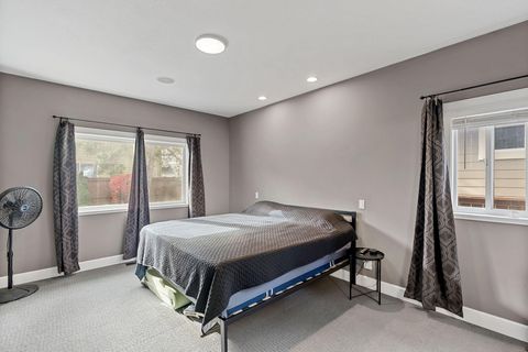 Tiny photo for 20577 NE Sierra Drive, Bend, OR 97701 (MLS # 220211885)