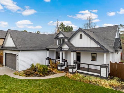 Tiny photo for 20577 NE Sierra Drive, Bend, OR 97701 (MLS # 220211885)