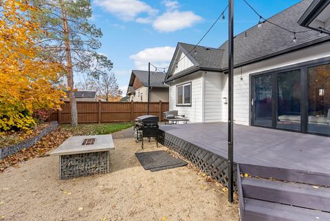 Tiny photo for 20577 NE Sierra Drive, Bend, OR 97701 (MLS # 220211885)