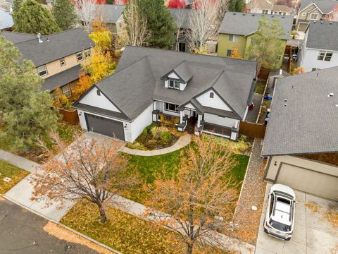 Tiny photo for 20577 NE Sierra Drive, Bend, OR 97701 (MLS # 220211885)