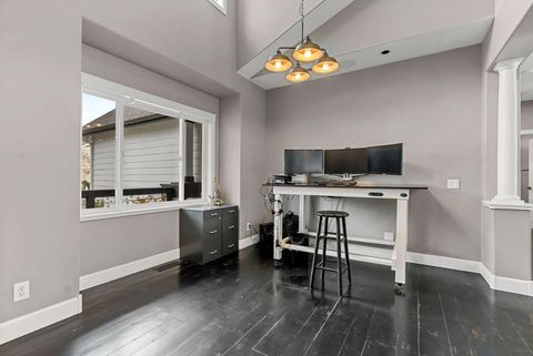 Tiny photo for 20577 NE Sierra Drive, Bend, OR 97701 (MLS # 220211885)