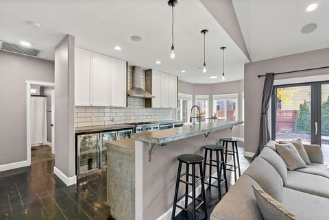 Tiny photo for 20577 NE Sierra Drive, Bend, OR 97701 (MLS # 220211885)