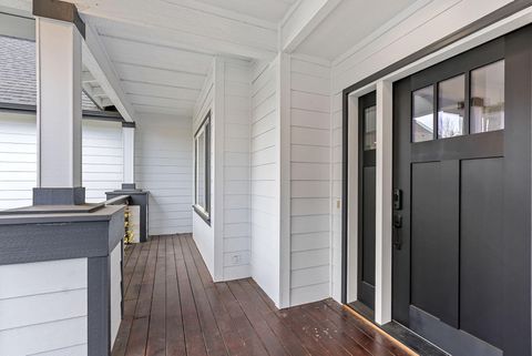 Tiny photo for 20577 NE Sierra Drive, Bend, OR 97701 (MLS # 220211885)