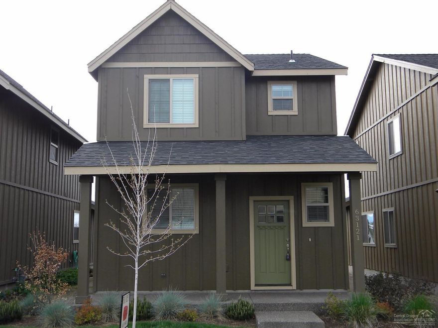 Well maintained home with a great floor plan! This home would be great as an investment property or owner occupied. Beautiful mountain views from the large master bedroom, solid surface counter tops & stainless steel appliances. All bedrooms are upstairs. Nice size utility room and an attached 2 car garage with alley access. There is also a beautiful neighborhood park in close proximity.